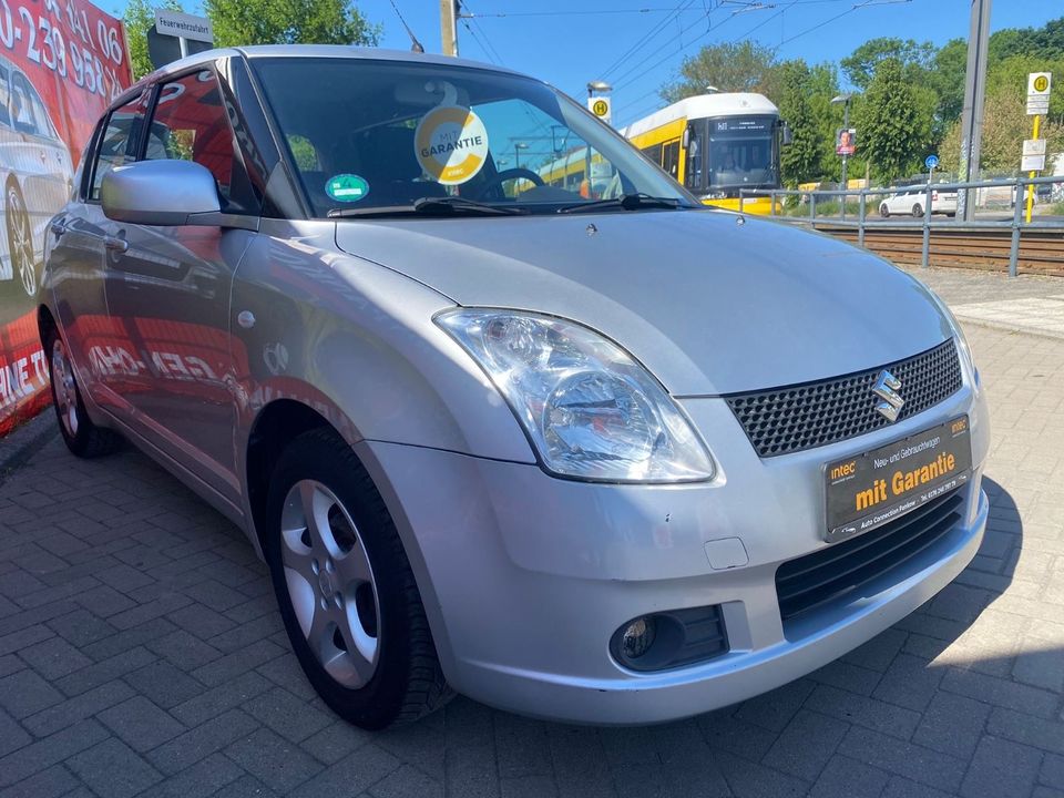 Suzuki Swift Lim. Club**TÜV NEU*SERVICE NEU** in Berlin