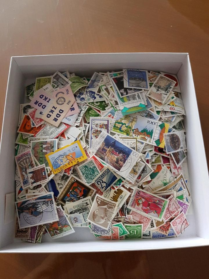 Box verschiedene Briefmarken Europa in Schwedt (Oder)