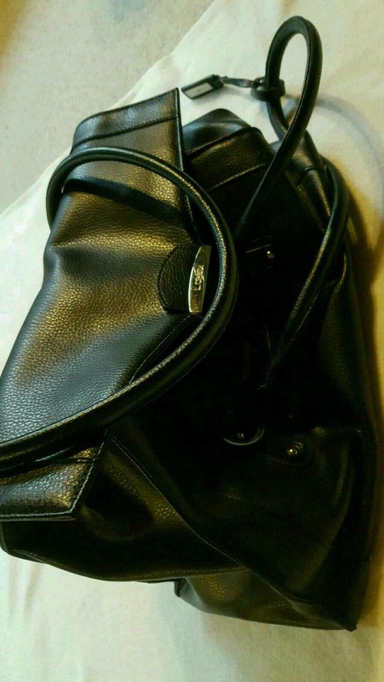Große Handtasche von L.CREDI  schwarz, schönes Leder, in Münchsmünster
