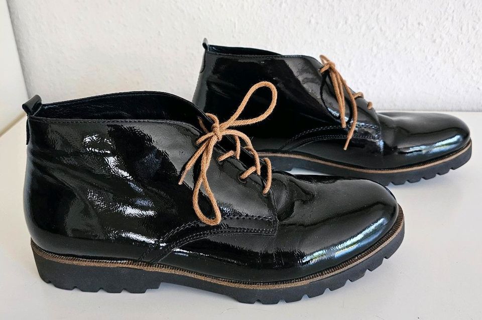 Remonte Gr. 42 Schnürstiefel Lackleder schwarz Lammwollfutter in Bad Segeberg