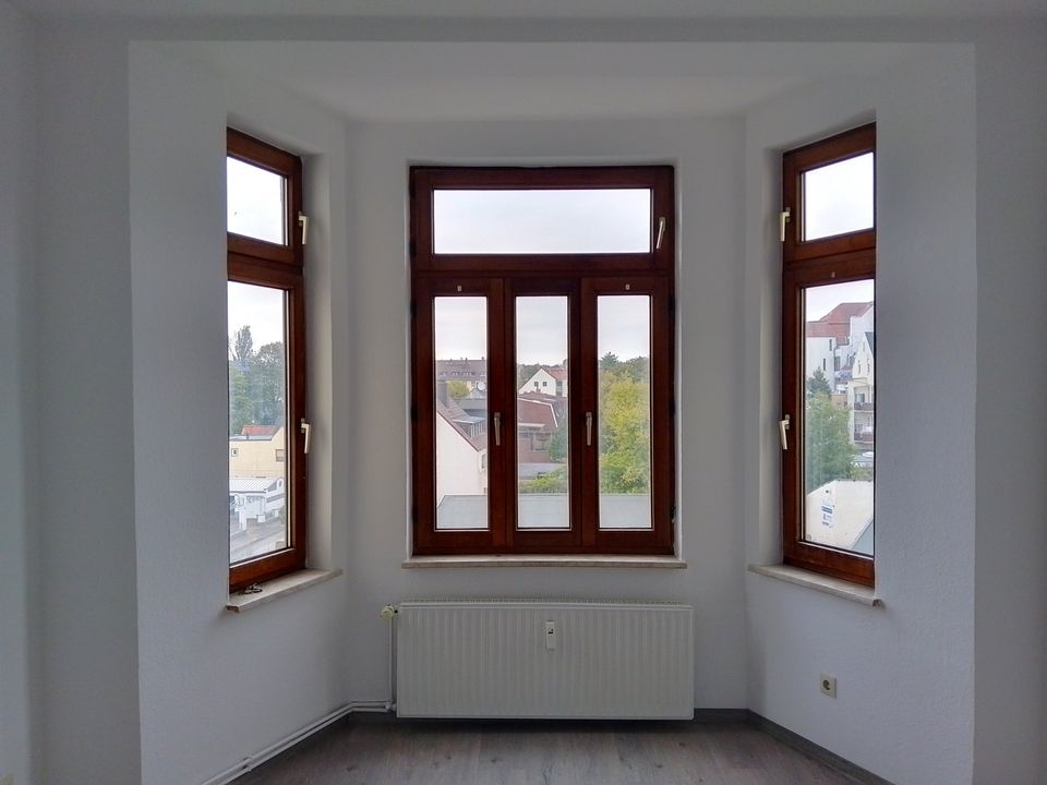 Anfragen NUR per E-Mail. Große, renovierte, sonnige 3-Zi-Wohnung mit perfektem Grundriss. in Bremerhaven