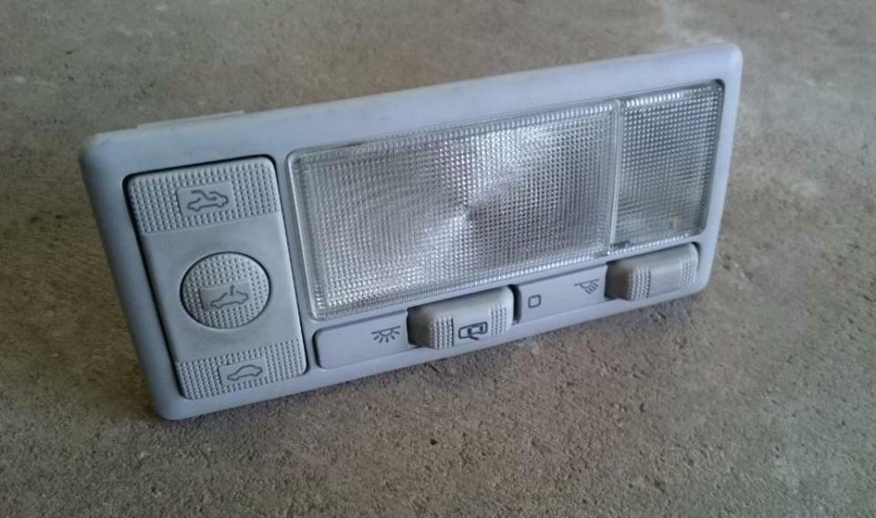 INNENRAUMLEUCHTE LAMPE LEUCHTE INNENRAUM GOLF 3 VENTO SCHALTER in Waldbröl