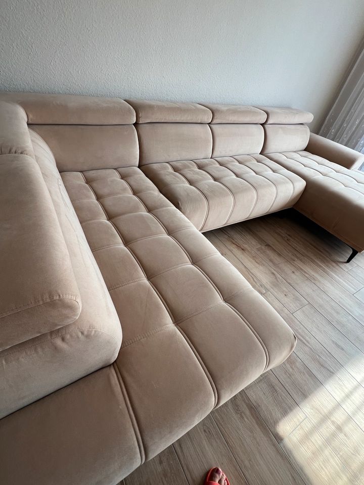 Couch oder wohnlandschaft in U Form in Nußloch