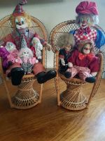 Clown Puppen Konvolut auf Korbsesseln Bayern - Krombach Vorschau