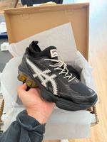 Nanushka x ASICS EU41.5/ US8 Gil-Kenetic Fluent Schwarz Bayern - Augsburg Vorschau