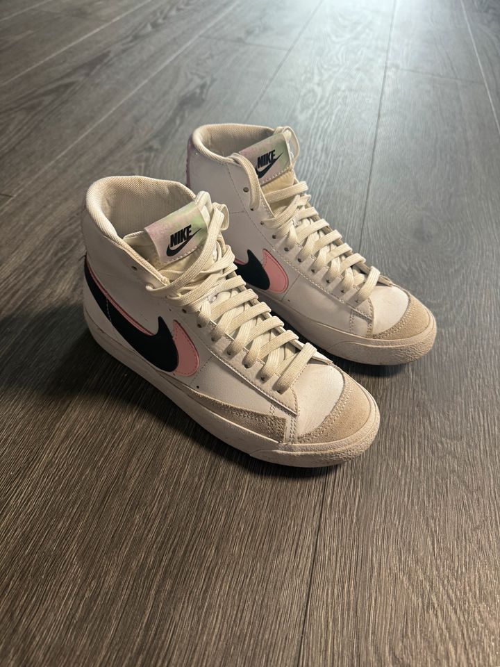 Nike Blazer in Büdingen