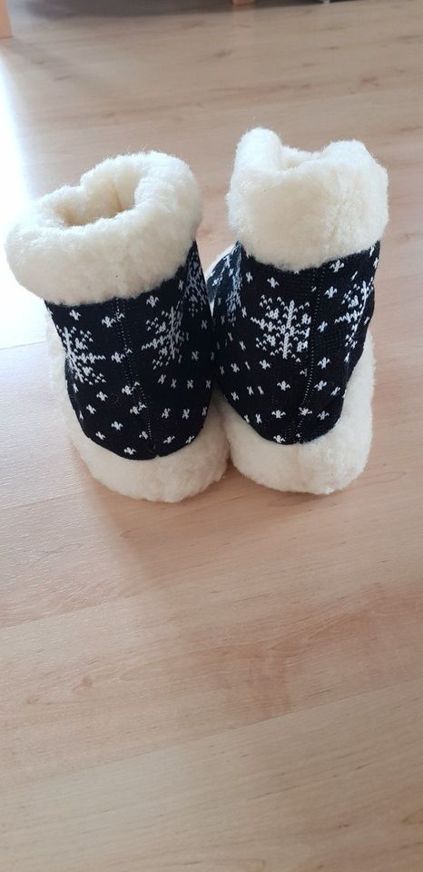 Fluffig, warme, heimliche Woll-Schuhe, Indoor, Unisex in Erding