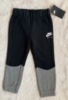 Nike coole Jogginghose Gr. 98/104 (3-4 Jahre) NEU Nordrhein-Westfalen - Bergheim Vorschau