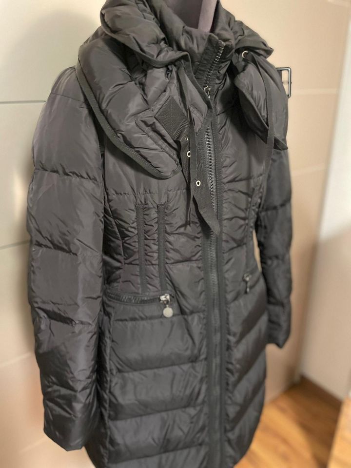 Moncler Jacke Gr.38 in München