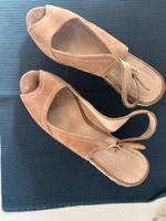 Wetges Gr 40 Wildleder dunkles beige Sachsen - Meißen Vorschau