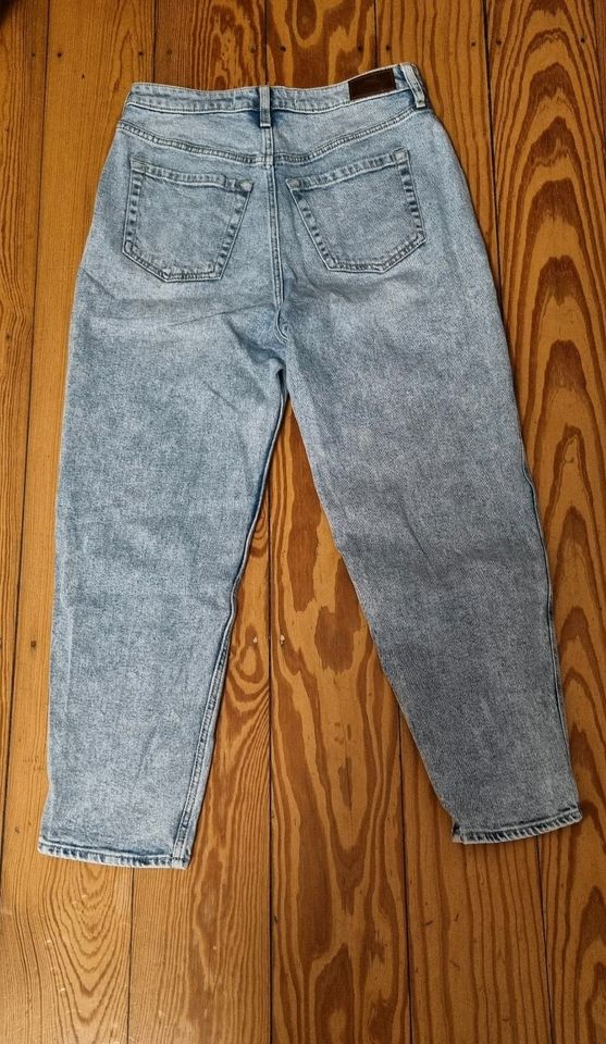 Jeans Hollister Gr. 28/27 in Hamburg