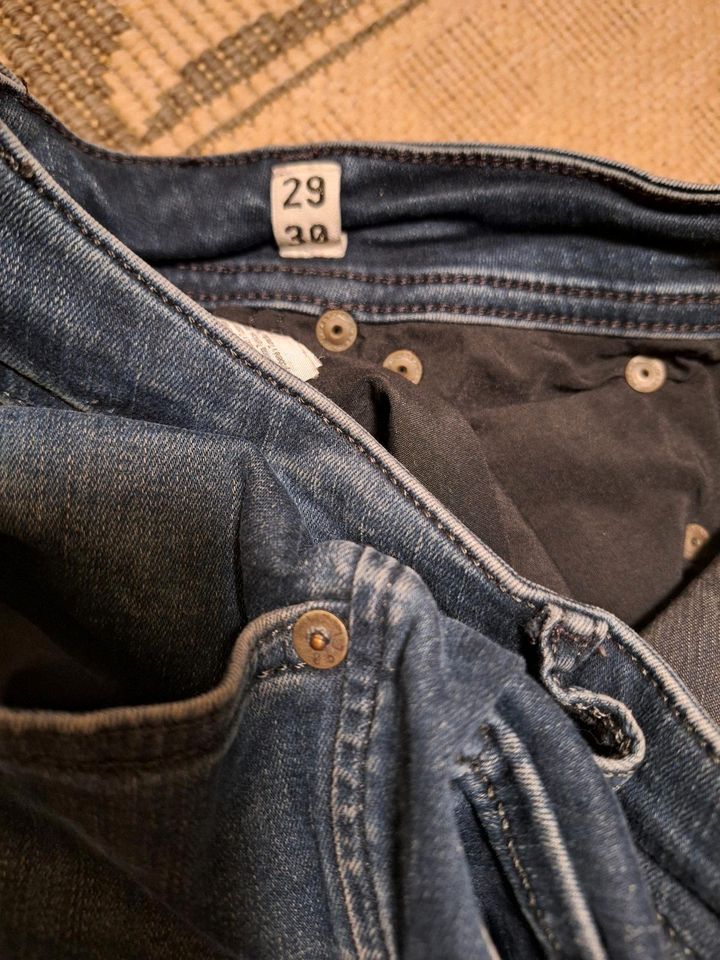 2 Jeans von Jack and Jones Gr 29/30, 29/32 in Dingolfing