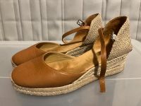 Unisa Damen Keil Sandalette 39 Braun Leder Bast Topgepflegt Berlin - Reinickendorf Vorschau