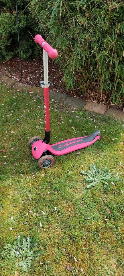 Globber Roller mit Leuchtreifen in Burgwedel