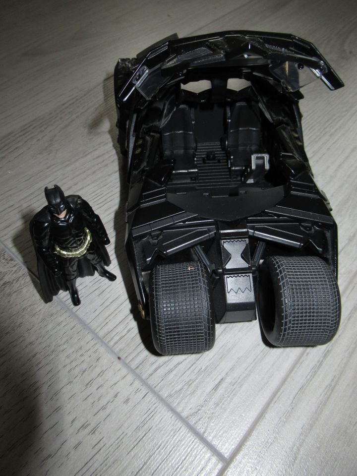 Batman The Dark Knight Batmobile Jada in Zwinge