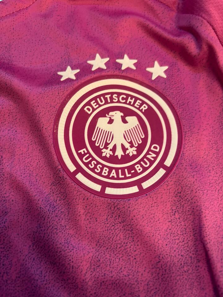 Deutschland DFB Kroos 8 Spielertrikot Gr.M pink EM 2024 neu in Eggenstein-Leopoldshafen