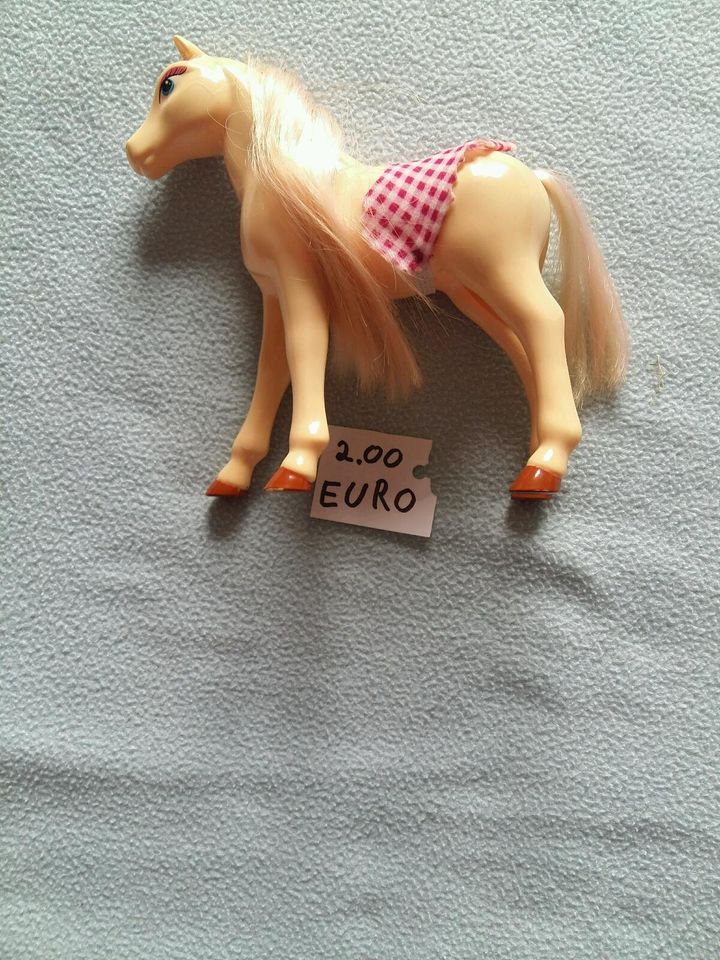 BARBIE PUPPE MIT PFERD in Essen