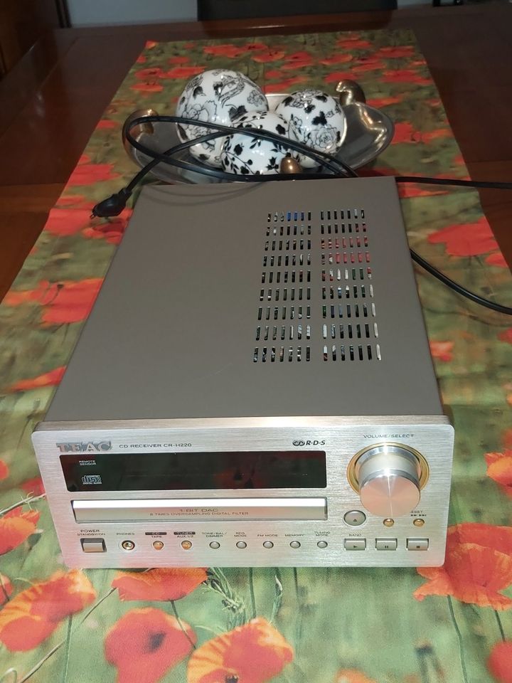 TEAK CR-H220 Reciever  / CD Player + 2 x  KEF Lautsprecher in Essen
