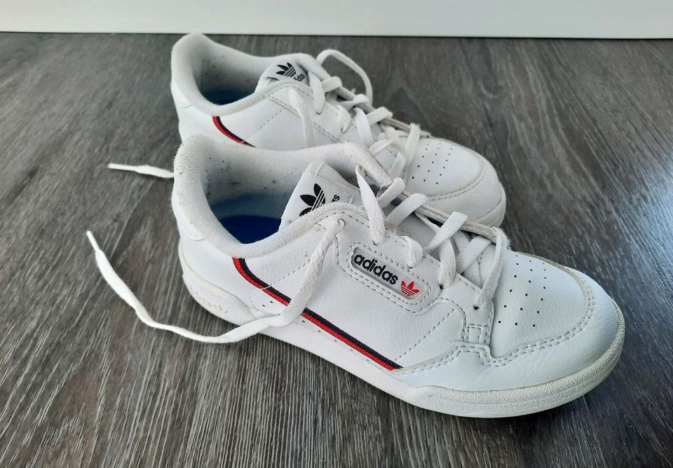 Adidas Retro 80er Schuhe / Größe 32 / Kinderschuhe in Schenklengsfeld