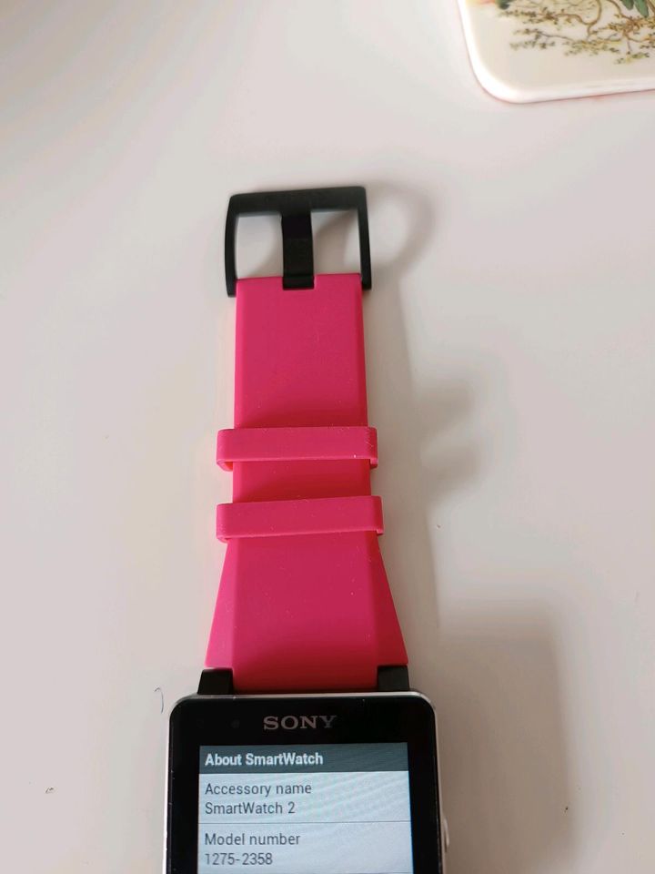 Sony Smartwatch 2 pink in Düsseldorf