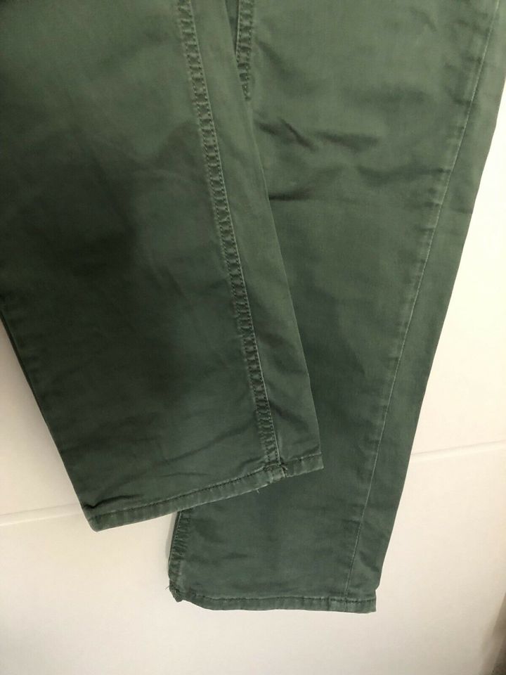 Guess Herren Hose Gr W31 L34 Chino Stoffhose Original grün Top in München