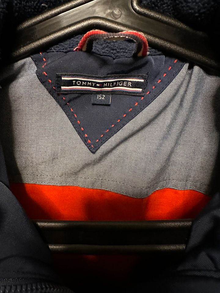 Tommy Hilfiger Kinder Mädchen Jacke Mantel Winterjacke 152 in Bad Bederkesa