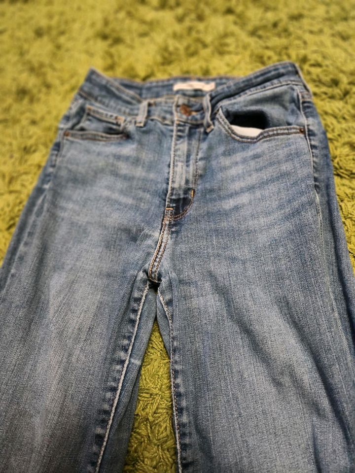 Levi's Jeans in W27, Modell High Rise Skinny in Karben