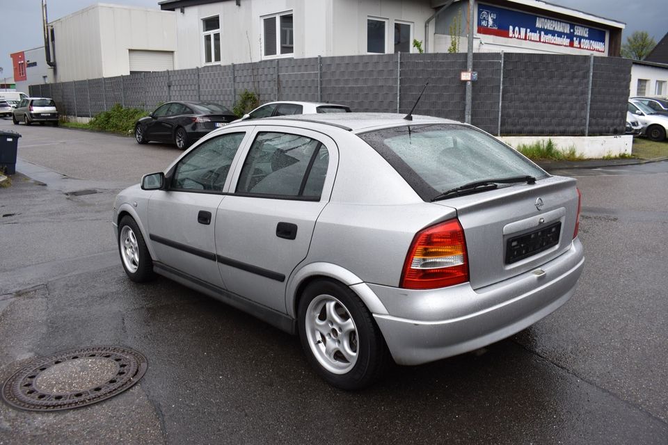 Opel Astra 1.6 Edition 2000 in Essen