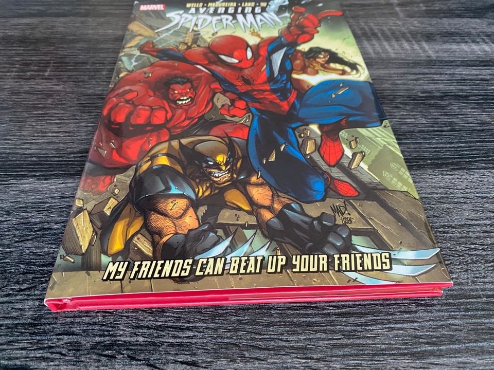 Marvel Comics AVENGING SPIDER-MAN US HARDCOVER Avengers Red Hulk in Berlin