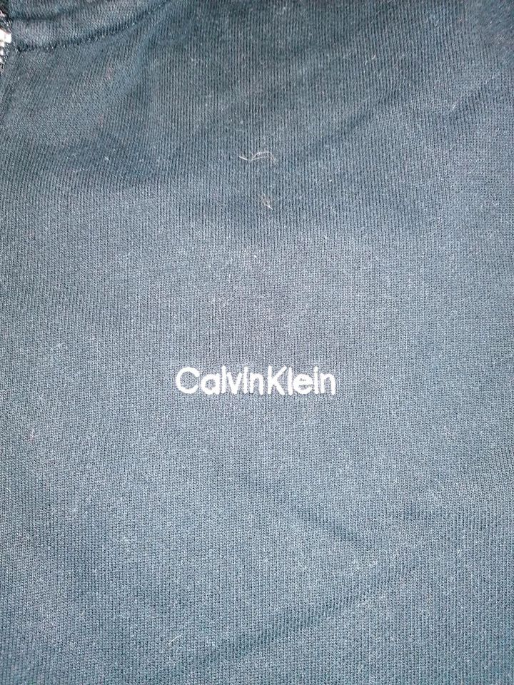 Calvin Klein Sweatshirt mit Kaputze Gr. M NEUWERTIG in Lahr (Schwarzwald)