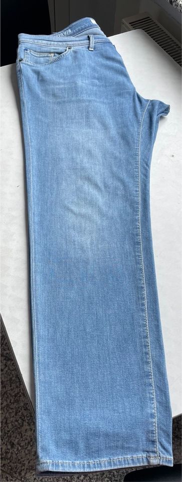 Herren Sommer Jeans von Brax Größe 38/30 in Rödermark