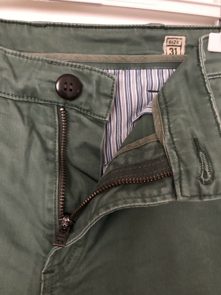 Guess Herren Hose Gr W31 L34 Chino Stoffhose Original grün Top in München