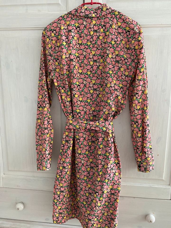 Vero Moda Damen Kleid floral Sommer / Gr XS in Burgdorf