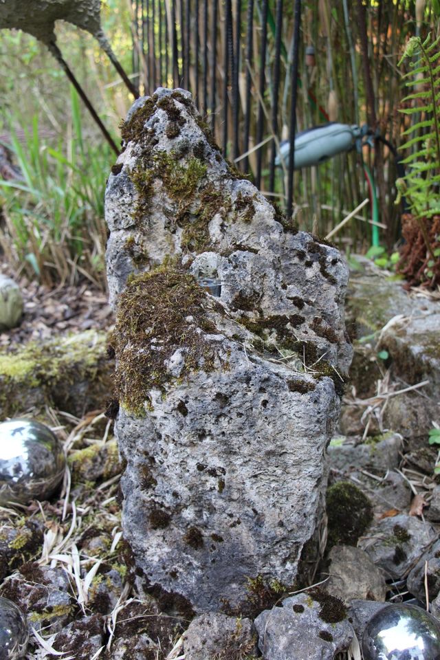 Gartenbrunnen, Brunnen-Einbau-Set mit Quellstein zu verkaufen in Olsberg