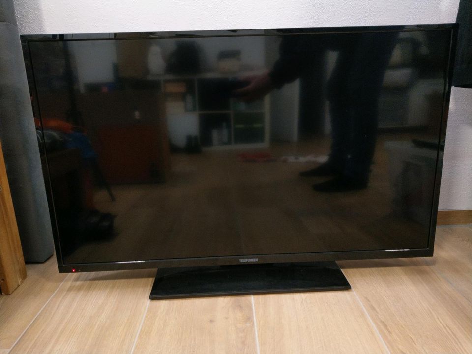 Telefunken Fernseher 41 Zoll 103cm Bildschirmdiagonale top in Hofheim am Taunus