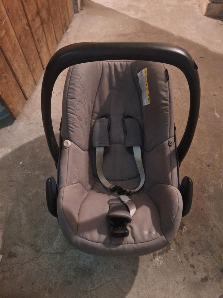 Maxi cosi mit Halterung fürs auto in Dortmund