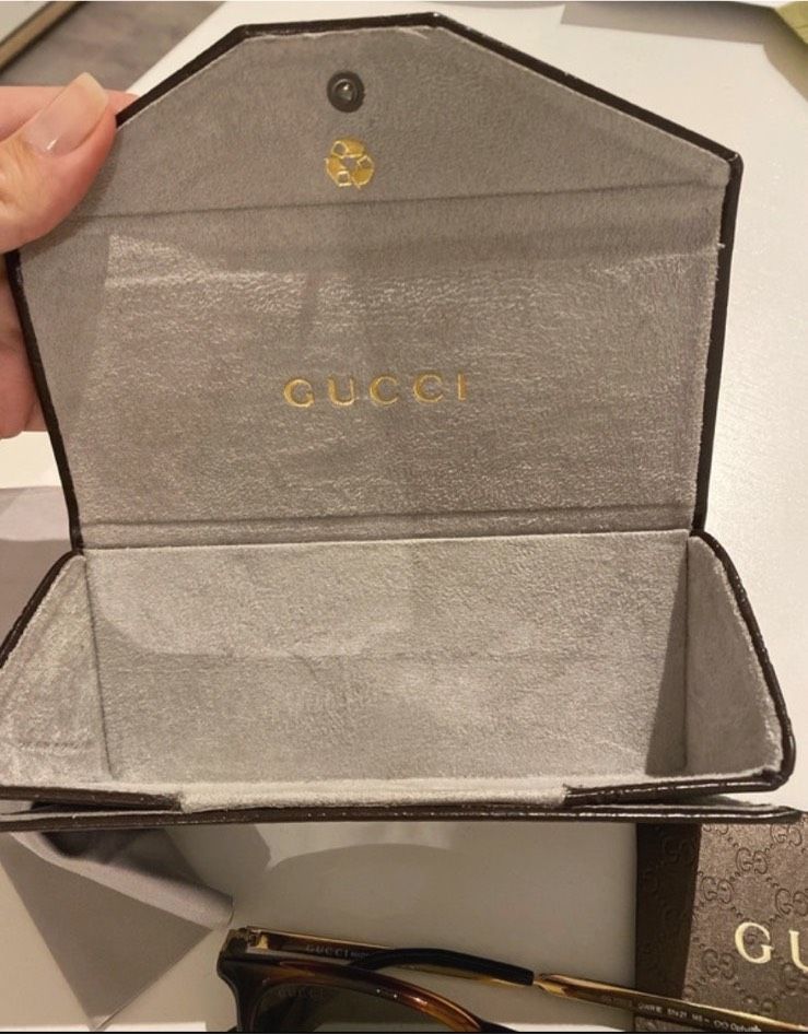 Gucci Sonnenbrille mit Etui in Augsburg