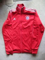 FC Bayern München Trainingsjacke, Hose kurz, beides Größe L Stuttgart - Zuffenhausen Vorschau