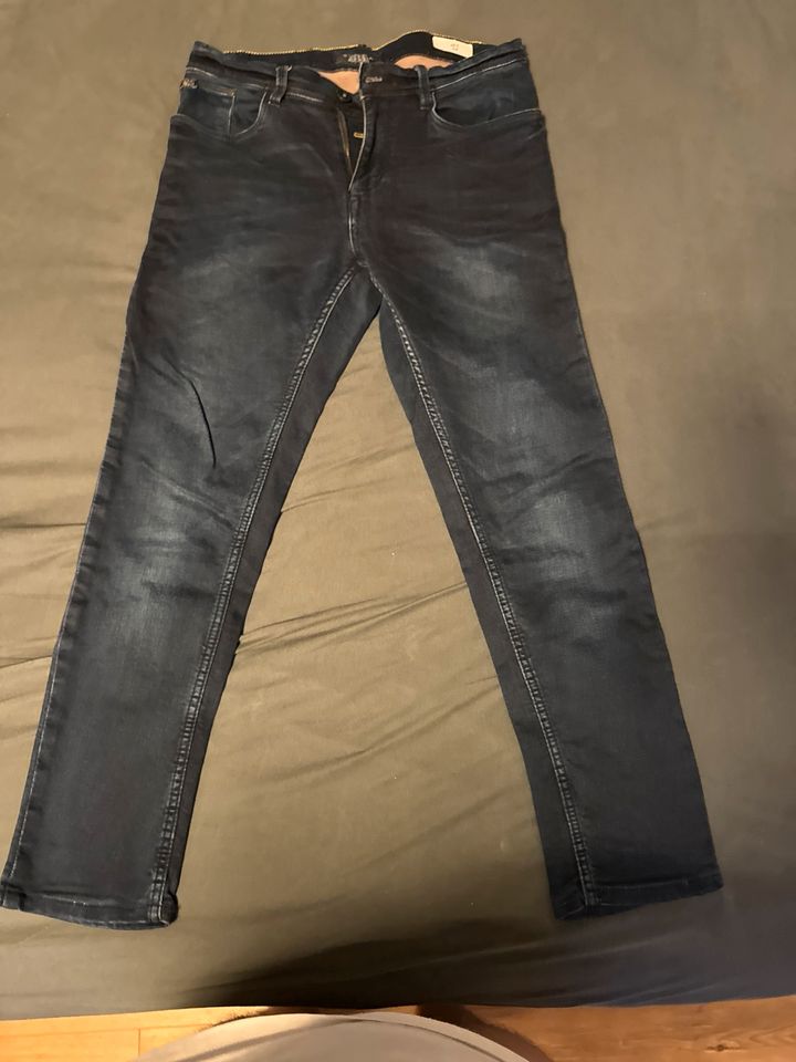 Jet Slim Jeanshose Größe W29  L30 in Windhausen