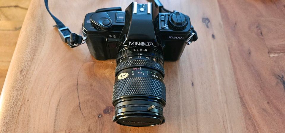 Minolta X300s Spiegelreflexcamera in Schwieberdingen