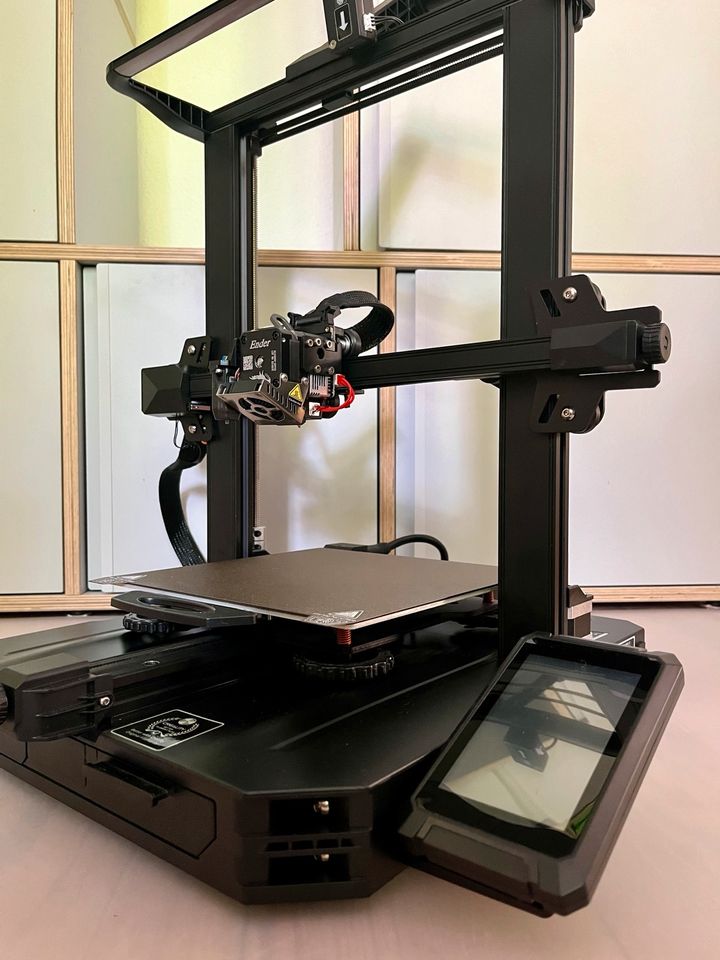 Creality Ender 3 S1 Pro neuwertige Kreativmaschine in Böblingen