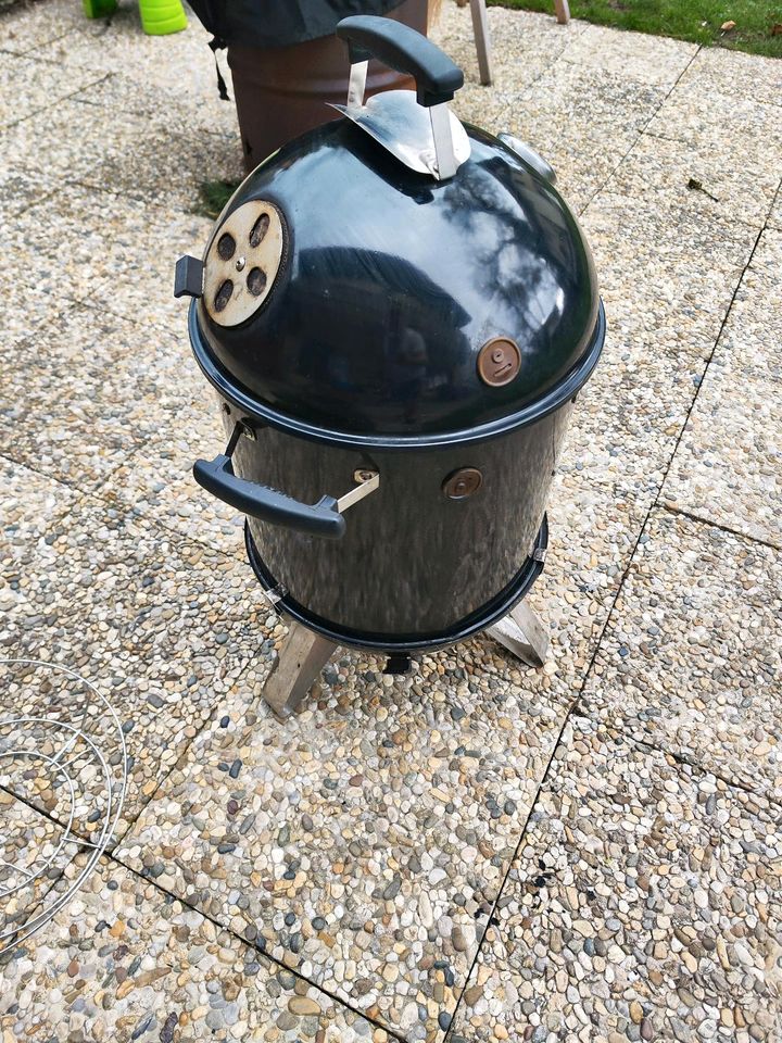 Kleiner Water Smoker Grill Kohle in Riedering