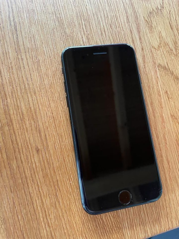 IPhone 7 - 32 GB - Jet Black in Grainet