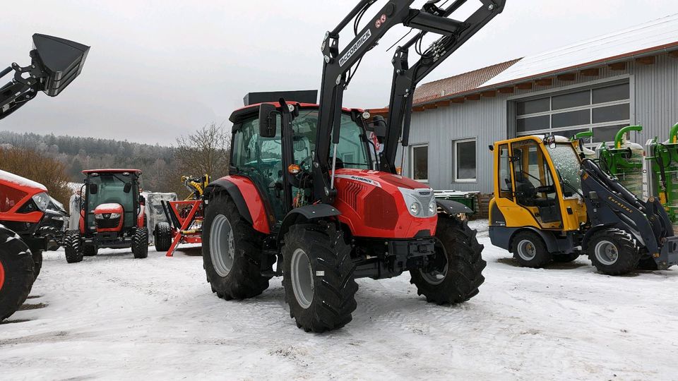 70 PS Allrad Traktor MC Cormick mit Frontlader in Tännesberg