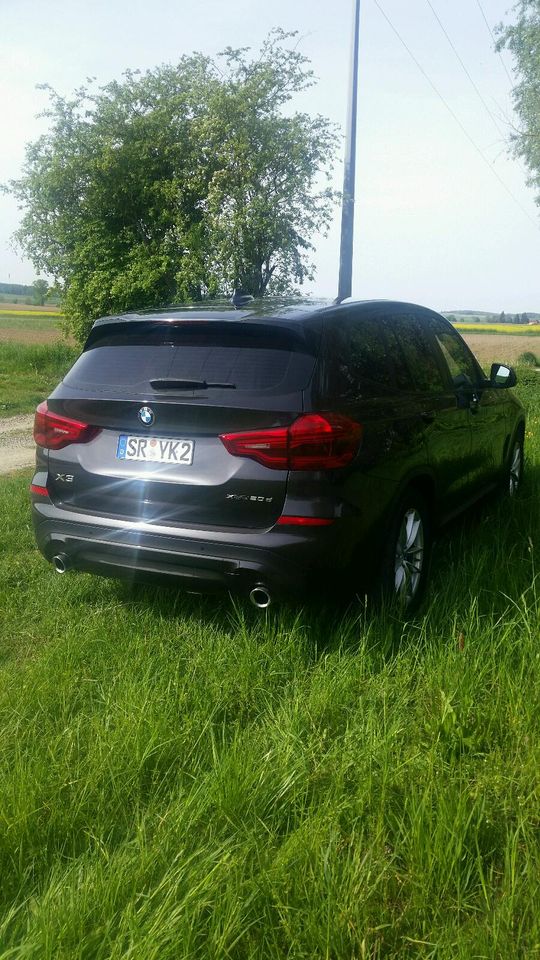 Bmw X3 XDRIVE20D Aut in Mallersdorf-Pfaffenberg