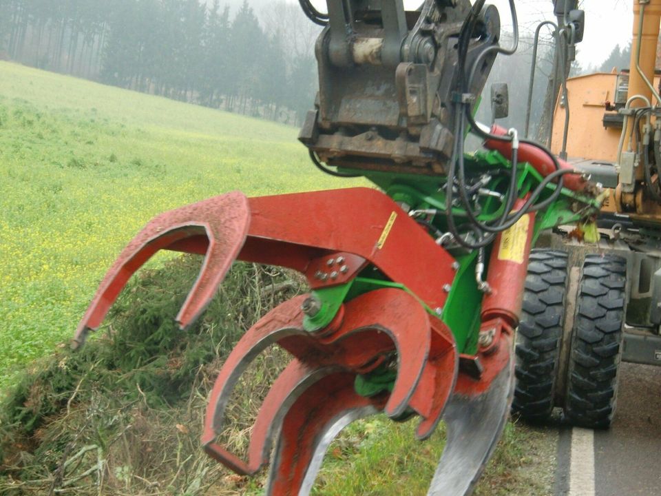 Fällgreifer Baumschere Energieholzernte Bagger Rodungen HBS 300 in Roßbach