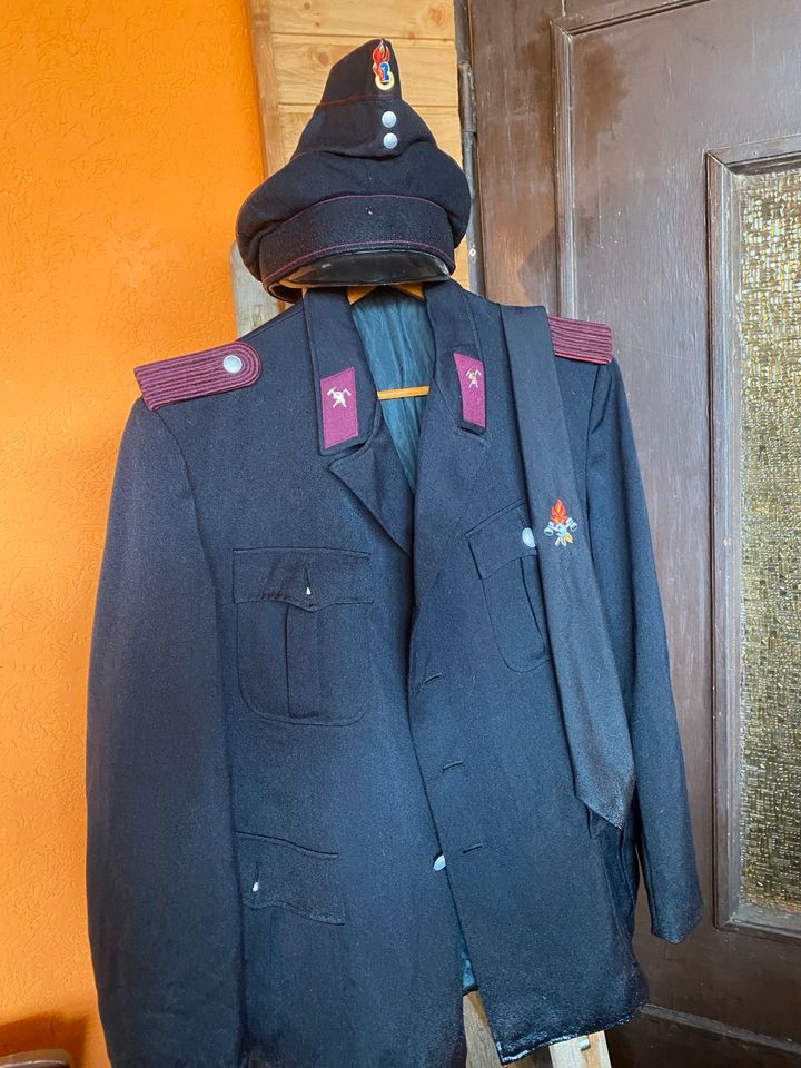 DDR Feuerwehruniform, Gr. G52, komplett !!! in Hohendodeleben