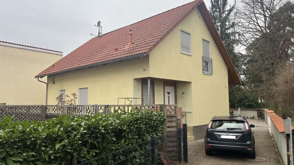 Schönes Einfamilienhaus/Fertighaus mit großem Hobbyraum und Doppelgarage in Fürth
