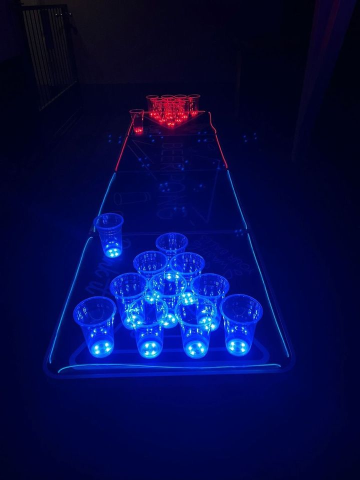 Bier-Pong Tisch // Beer-Pong Tisch Verleih in Kamen