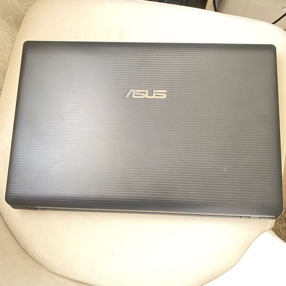 Laptop ASUS K55D in Reutlingen